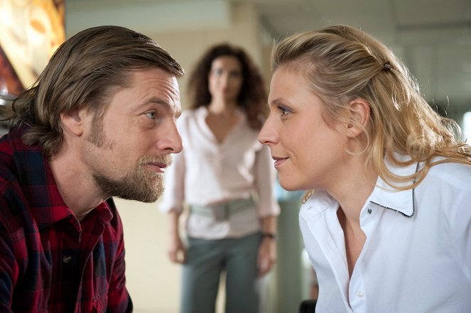 Der Letzte Bulle - Season 4 - Romeo und Julia - Z filmu - Henning Baum, Franziska Weisz