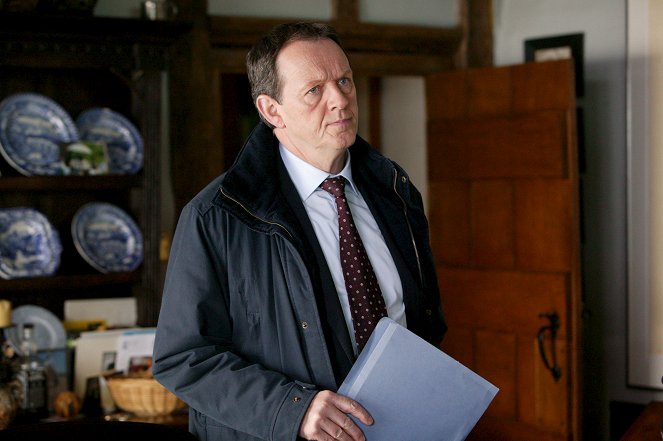 Inspector Lewis - Season 5 - Old, Unhappy, Far Off Things - Photos - Kevin Whately