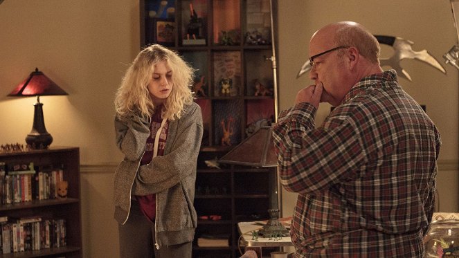 Apartment 212 - Film - Penelope Mitchell, Kyle Gass