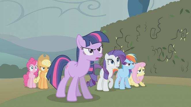 My Little Pony: Friendship Is Magic - Season 2 - The Return of Harmony, Part 1 - De la película