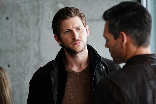 Take Two - Ex's and Oh's - Do filme - Greyston Holt