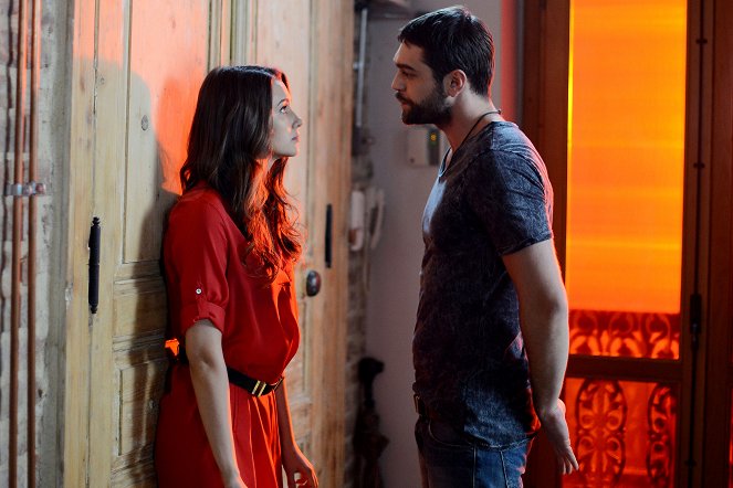 Sweet Revenge - Episode 2 - Photos - Leyla Lydia Tuğutlu, Furkan Andıç