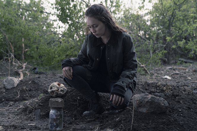 Fear the Walking Dead - Close Your Eyes - De la película - Alycia Debnam-Carey