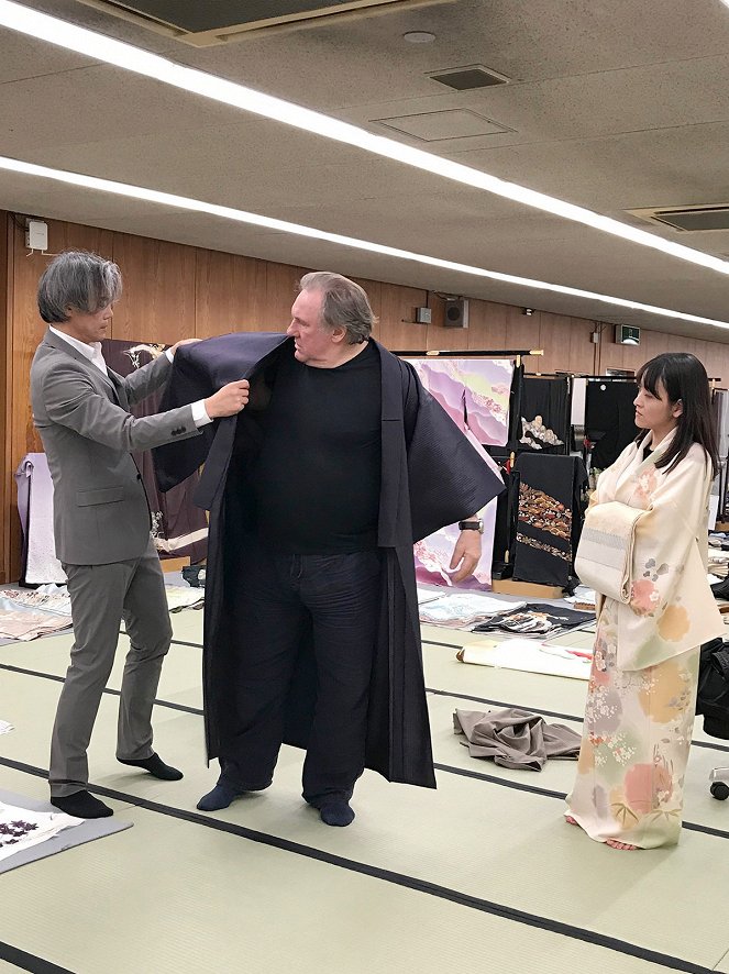 Gérard de par le monde : Le Japon - Filmfotók - Gérard Depardieu