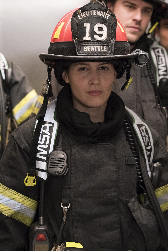 Station 19 - Cernés par les flammes - Tournage - Jaina Lee Ortiz