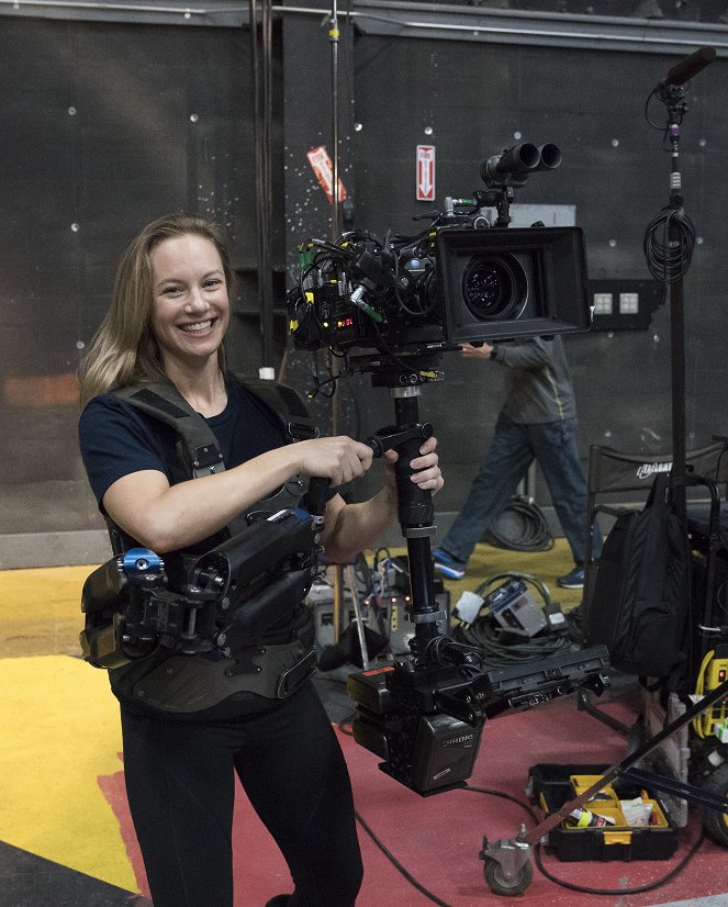 Station 19 - Season 1 - Not Your Hero - Van de set - Danielle Savre