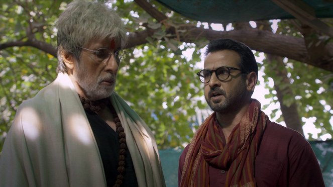 Sarkar 3 - Z filmu - Amitabh Bachchan, Ronit Roy