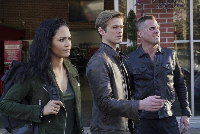 MacGyver - Riley + Airplane - Film - Tristin Mays, Lucas Till, George Eads