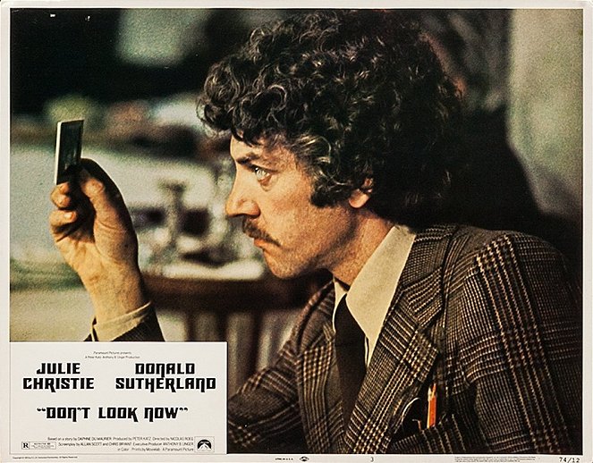 Don't Look Now - Lobby Cards