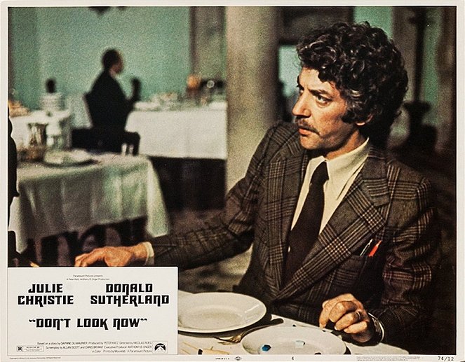 Don't Look Now - Lobby Cards