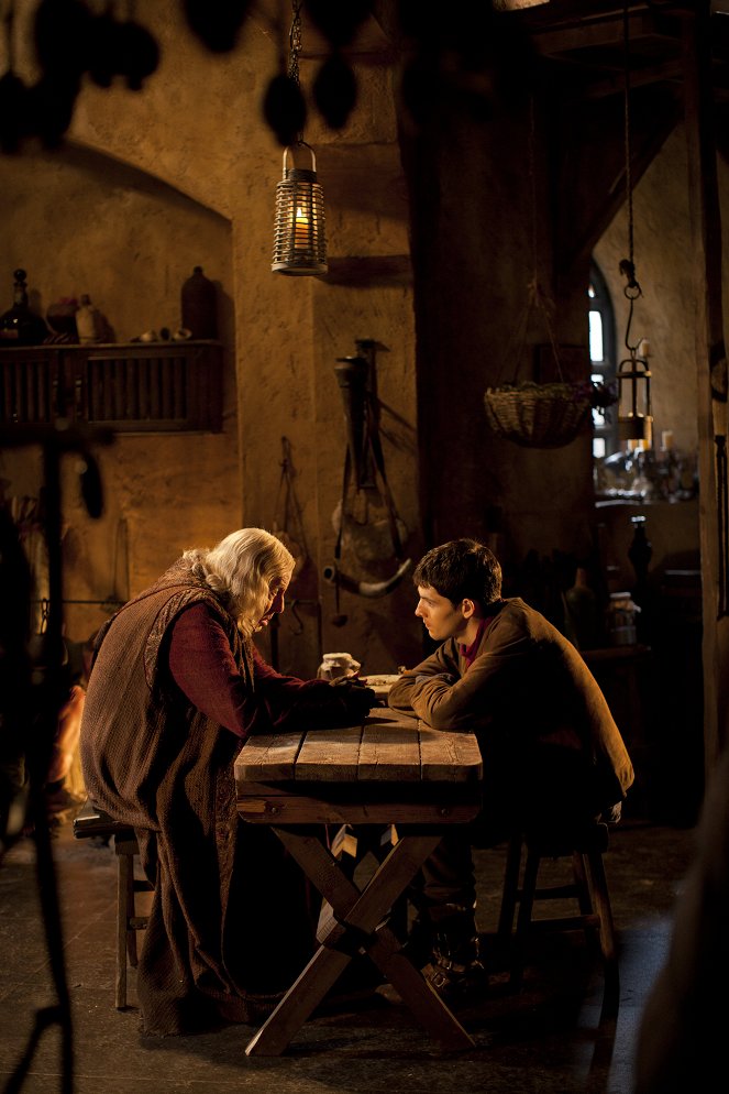 Merlin – Die neuen Abenteuer - Season 3 - Die Kristallhöhle - Filmfotos - Richard Wilson, Colin Morgan