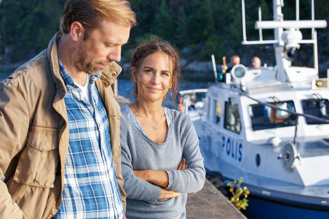 The Sandhamn Murders - I maktens skugga - I sanningens namn - Photos - Jakob Cedergren, Alexandra Rapaport