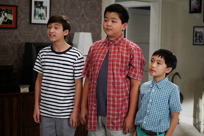 Fresh Off the Boat - Sisters Without Subtext - Z filmu - Hudson Yang, Ian Chen