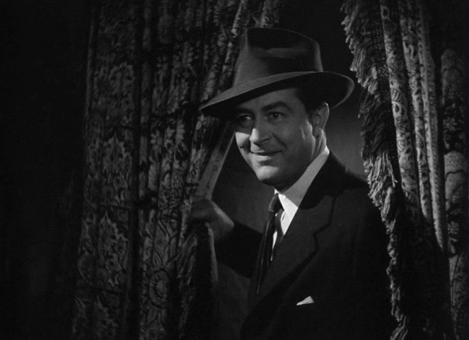 Ministry of Fear - Do filme - Ray Milland