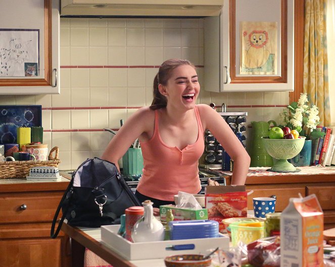 American Housewife - Season 2 - Back to School - De la película - Meg Donnelly