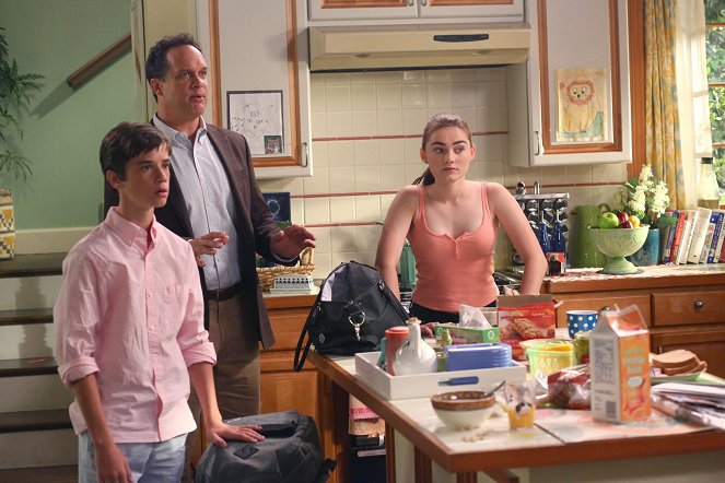 American Housewife - Season 2 - Back to School - Photos - Daniel DiMaggio, Diedrich Bader, Meg Donnelly
