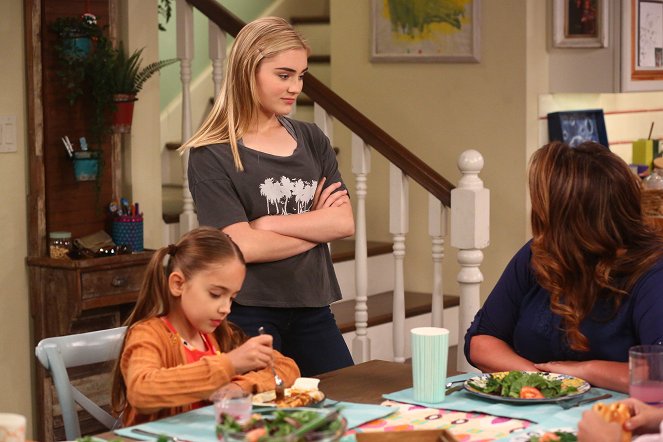 American Housewife - Season 2 - The Uprising - Photos - Julia Butters, Meg Donnelly