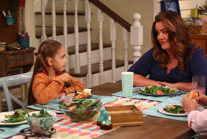 American Housewife - The Uprising - Photos - Julia Butters, Katy Mixon