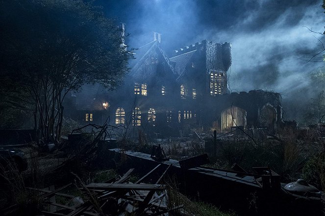 The Haunting of Hill House - La Dame au cou tordu - Film