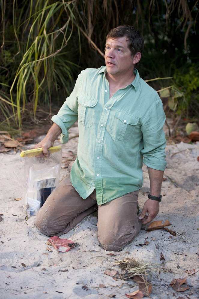 The Glades - Beached - Photos