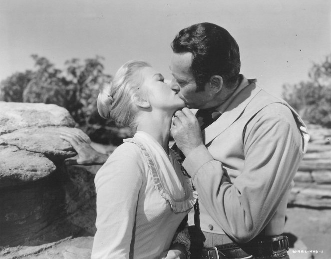 Cowboyháború - Filmfotók - Dolores Michaels, Henry Fonda