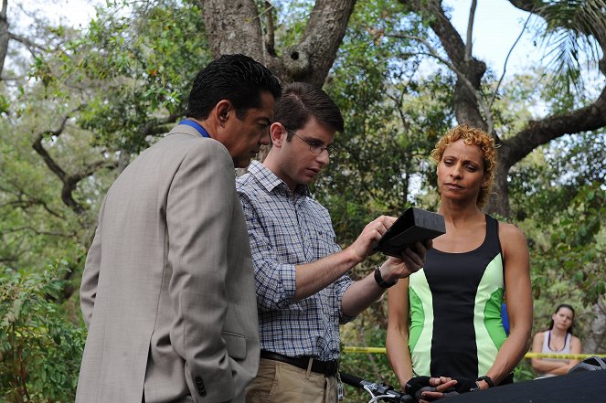 The Glades - Apocalypse Now - Van film - Carlos Gómez, Jordan Wall, Michelle Hurd