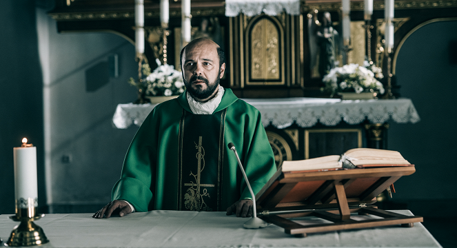 Clergy - Photos - Arkadiusz Jakubik
