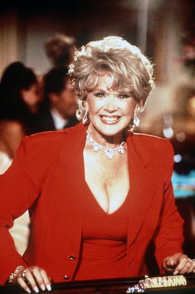 Baywatch - Season 7 - Guess Who's Coming to Dinner - Photos - Connie Stevens
