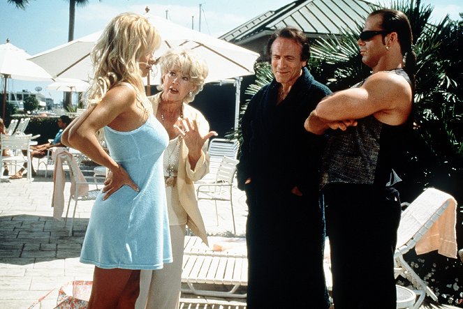 Los vigilantes de la playa - Guess Who's Coming to Dinner - De la película - Pamela Anderson, Connie Stevens, David Groh, Shawn Michaels