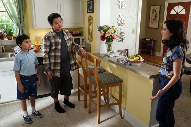 Fresh Off the Boat - Living While Eddie - Photos - Ian Chen, Hudson Yang, Constance Wu