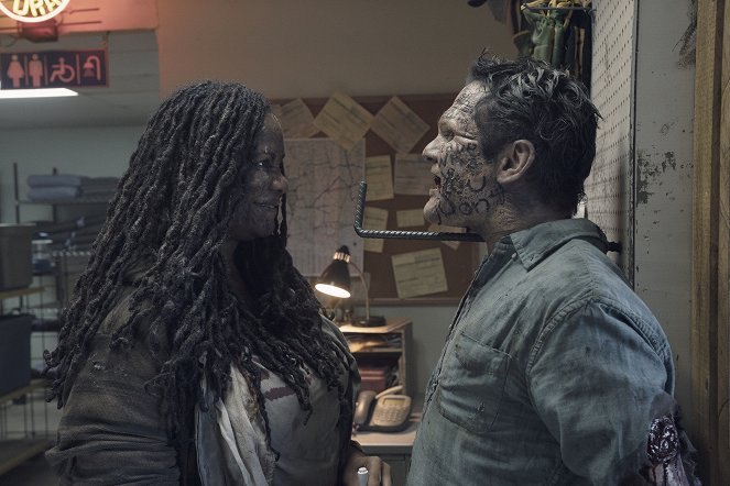 Fear the Walking Dead - The Code - Photos - Tonya Pinkins