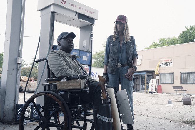 Fear the Walking Dead - The Code - Photos - Daryl Mitchell, Mo Collins