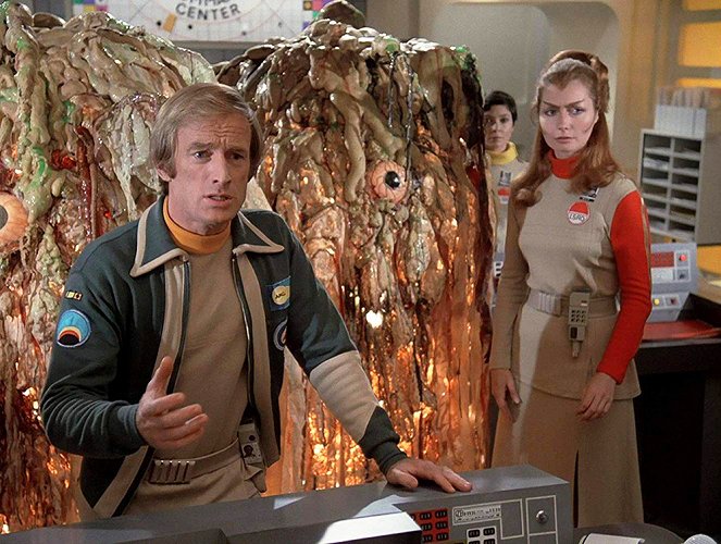 Space: 1999 - The Bringers of Wonder: Part 1 - Z filmu - Nick Tate, Catherine Schell