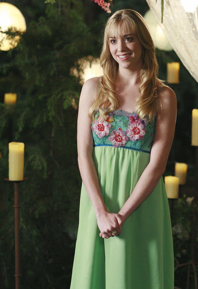 Desperate Housewives - Season 3 - Getting Married Today - Photos - Andrea Bowen