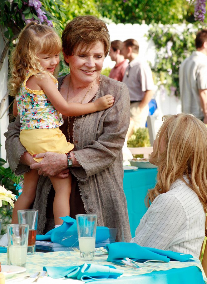 Desperate Housewives - Now You Know - Photos - Polly Bergen