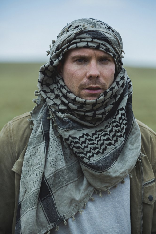 Deep State - A Kind of Warfare - Filmfotók - Joe Dempsie