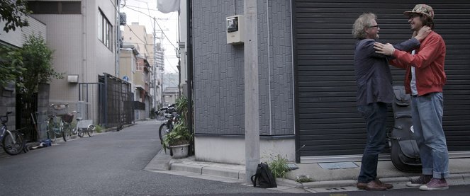 Peropero: Breakdown in Tokyo - Photos - Zoltan Paul, Julian Adam Pajzs