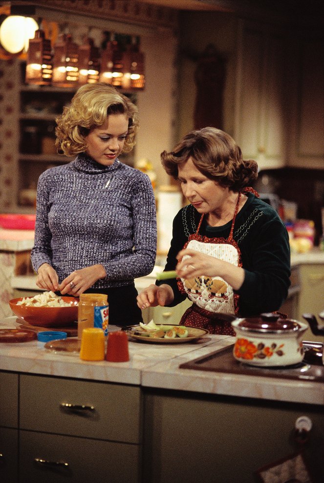 Azok a 70-es évek - show - Season 1 - Thanksgiving - Filmfotók - Lisa Robin Kelly, Debra Jo Rupp