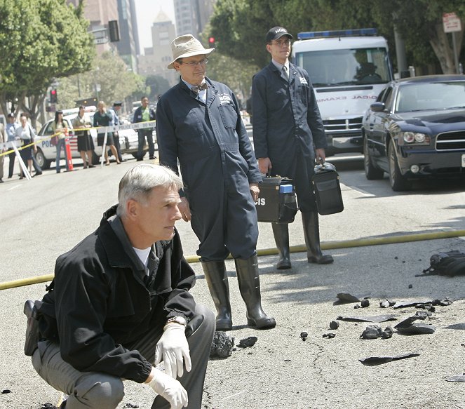 Agenci NCIS - Season 5 - Pogrzebać poległych - Z filmu - Mark Harmon, David McCallum, Brian Dietzen