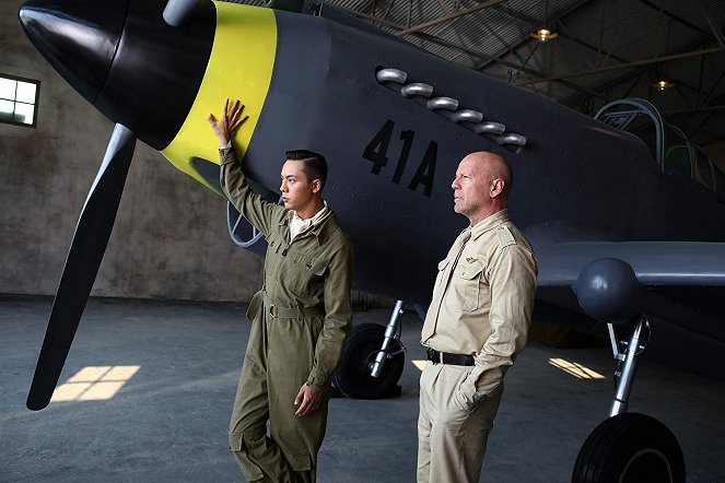 The Bombing - Photos - William Chan, Bruce Willis