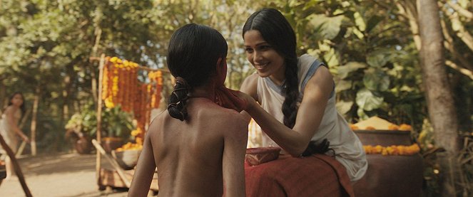 Mowgli: Chłopiec z dżungli - Z filmu - Freida Pinto