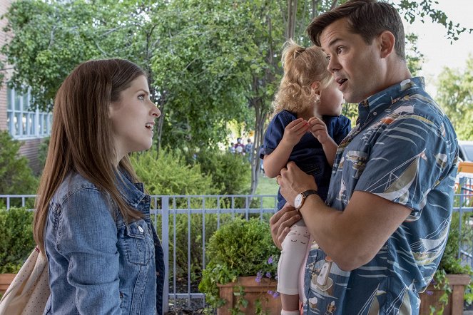 A Simple Favor - Photos - Anna Kendrick, Andrew Rannells