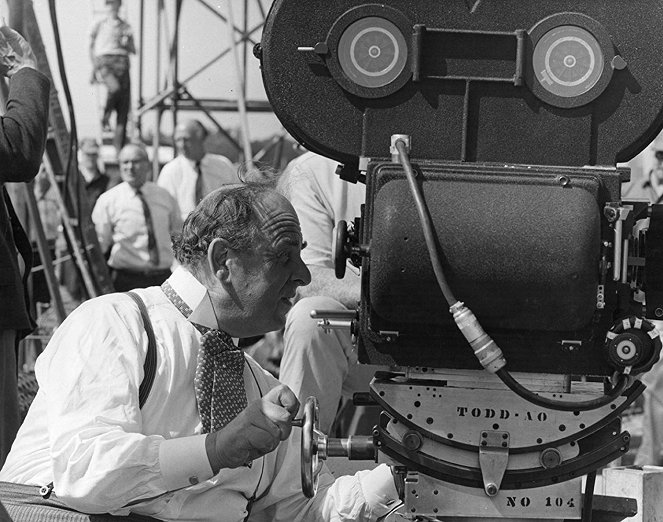 Aquellos chalados en sus locos cacharros - Del rodaje - Robert Morley