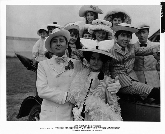 Those Magnificent Men in Their Flying Machines, or How I Flew from London to Paris in 25 hours 11 minutes - Lobbykaarten - Alberto Sordi, Zena Marshall