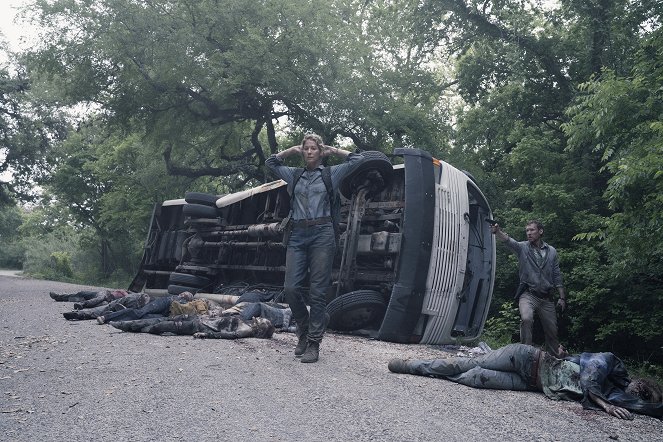 Fear the Walking Dead - Weak - Van film - Jenna Elfman