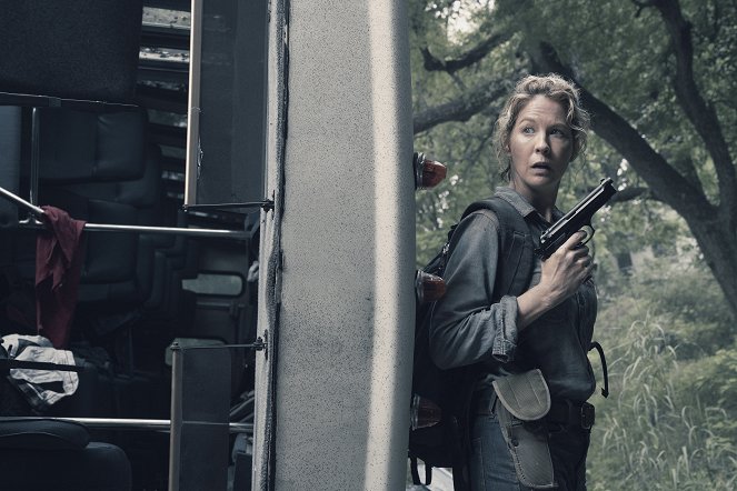 Fear the Walking Dead - Weak - Van film - Jenna Elfman