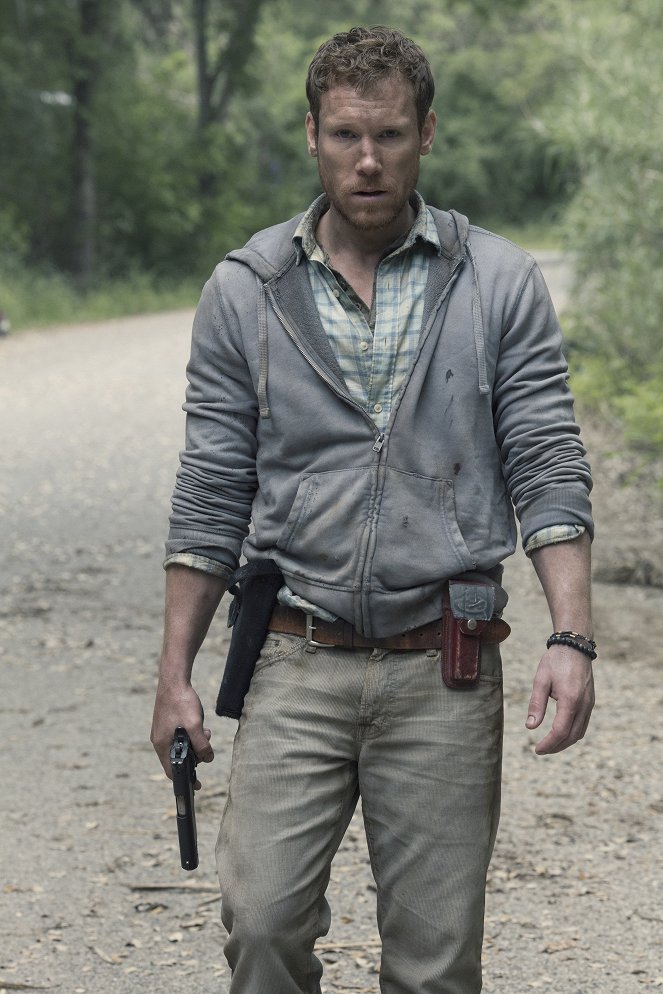 Fear the Walking Dead - Season 4 - Weak - Promo - Charles Harrelson