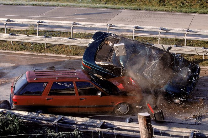 Alarm für Cobra 11 - Die Autobahnpolizei - Season 9 - Brennpunkt: Autobahn - Filmfotos