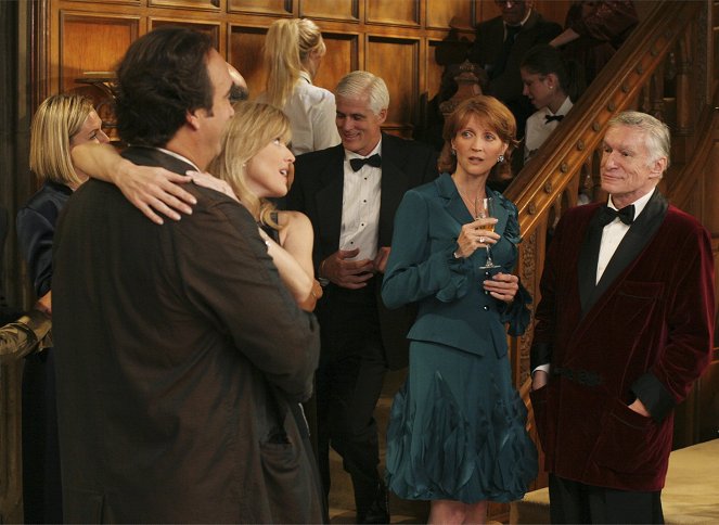 According to Jim - Season 5 - Charity Begins at Hef's - Photos - Courtney Thorne-Smith, Hugh Hefner