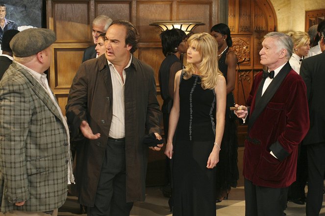 According to Jim - Season 5 - Charity Begins at Hef's - Van film - Jim Belushi, Courtney Thorne-Smith, Hugh M. Hefner